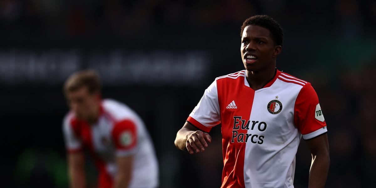 El Manchester United irrumpe para boicotear un fichaje del Lyon