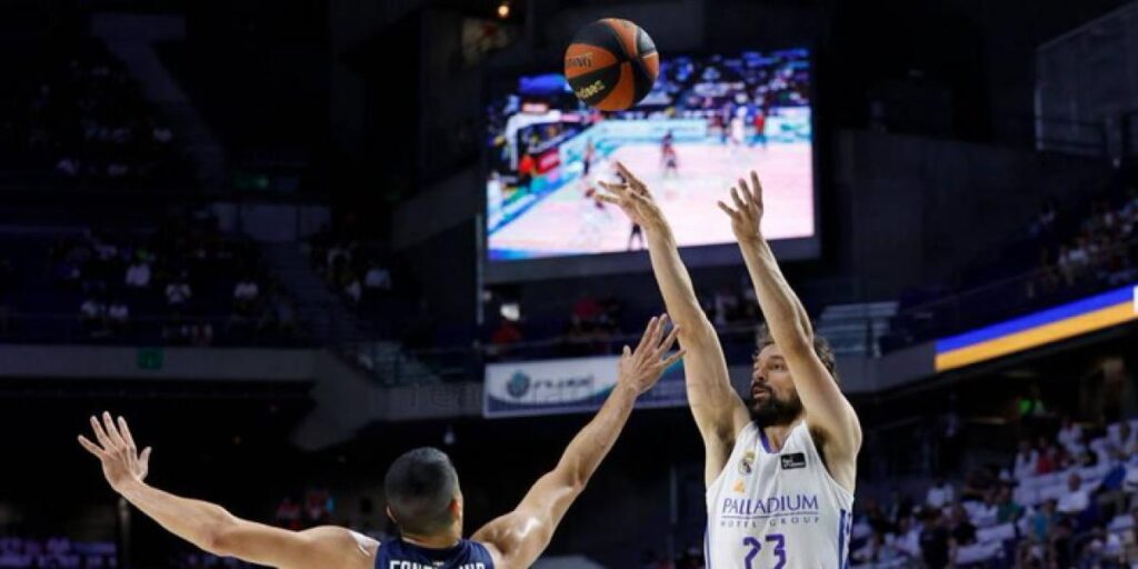 El Real Madrid iguala el récord de triples en un partido de playoff