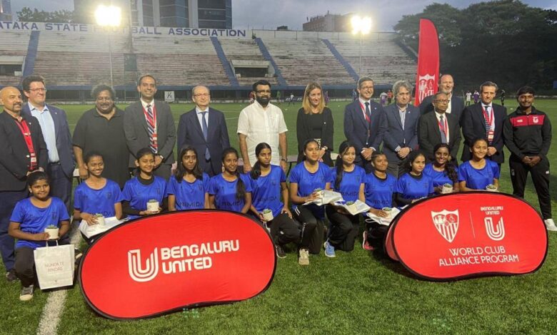 El Sevilla FC apadrina al equipo femenino indio Bengaluru United