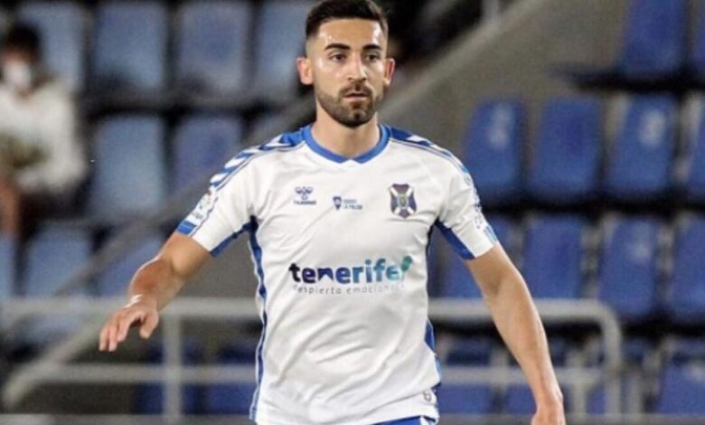 El Tenerife se avanza en el derbi canario para subir
