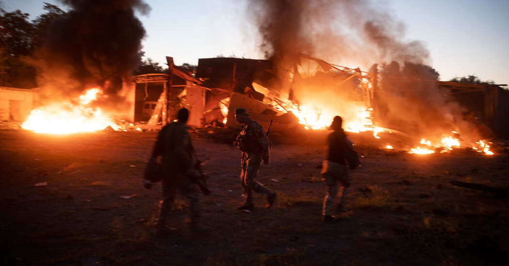 El bloqueo de Rusia a Ucrania es un "crimen de guerra", dice un alto funcionario de la UE