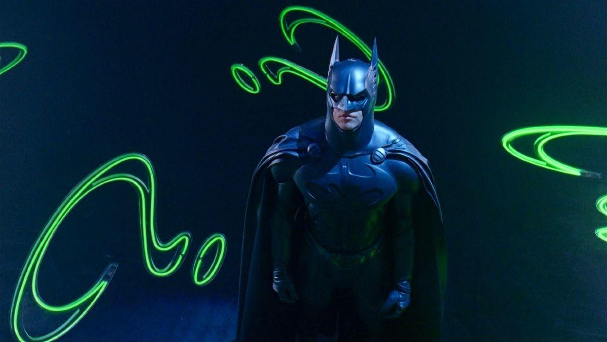 El diseñador de vestuario de Batman Forever explica la inspiración para los controvertidos pezones en el traje de murciélago