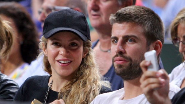 Shakira y Piqué sonriendo / Gtres