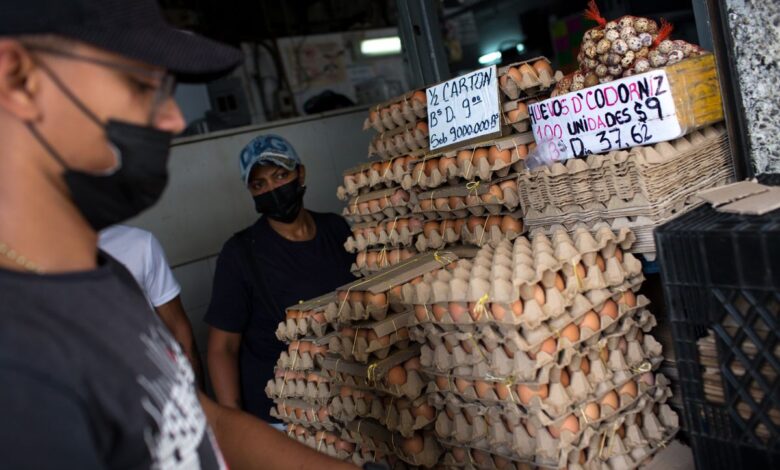 El huracán de la inflación se abate sobre un mundo inestable