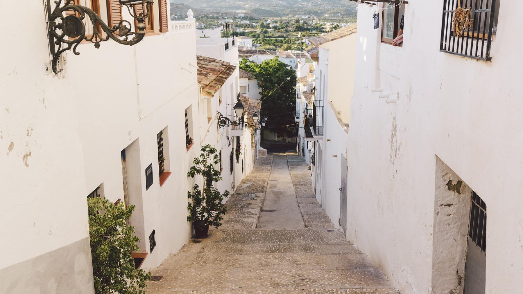 El increíble pueblo español que te hará sentir en las islas griegas