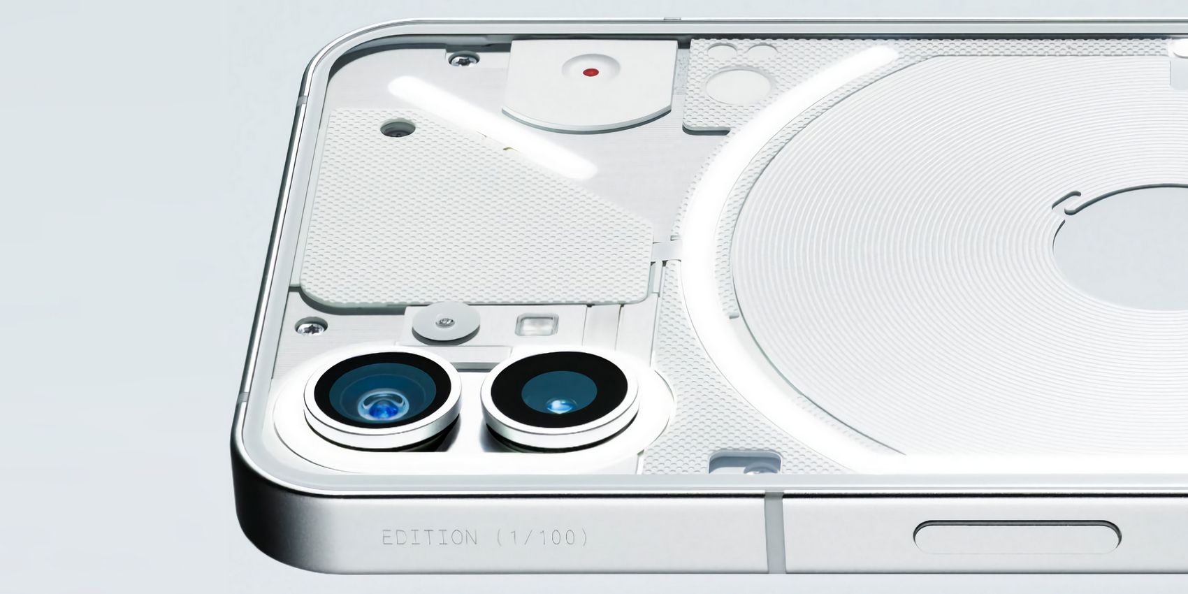 El panel trasero brillante del Nothing Phone (1) no tiene sentido