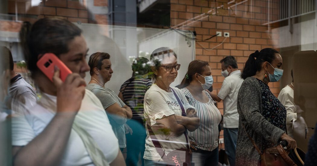 Elecciones presidenciales de Colombia en vivo: los votantes eligen entre Petro y Hernández