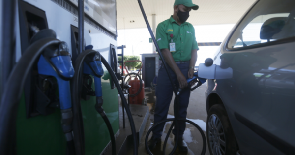 En Brasil hay riesgo inminente de desabastecimiento de combustible