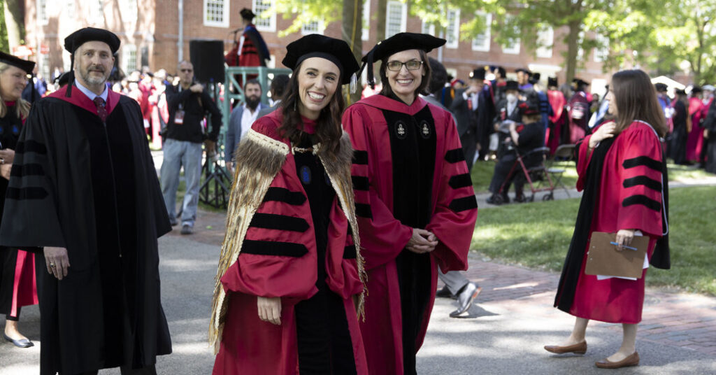 En el extranjero, Jacinda Ardern es una estrella. En casa, está perdiendo el brillo.