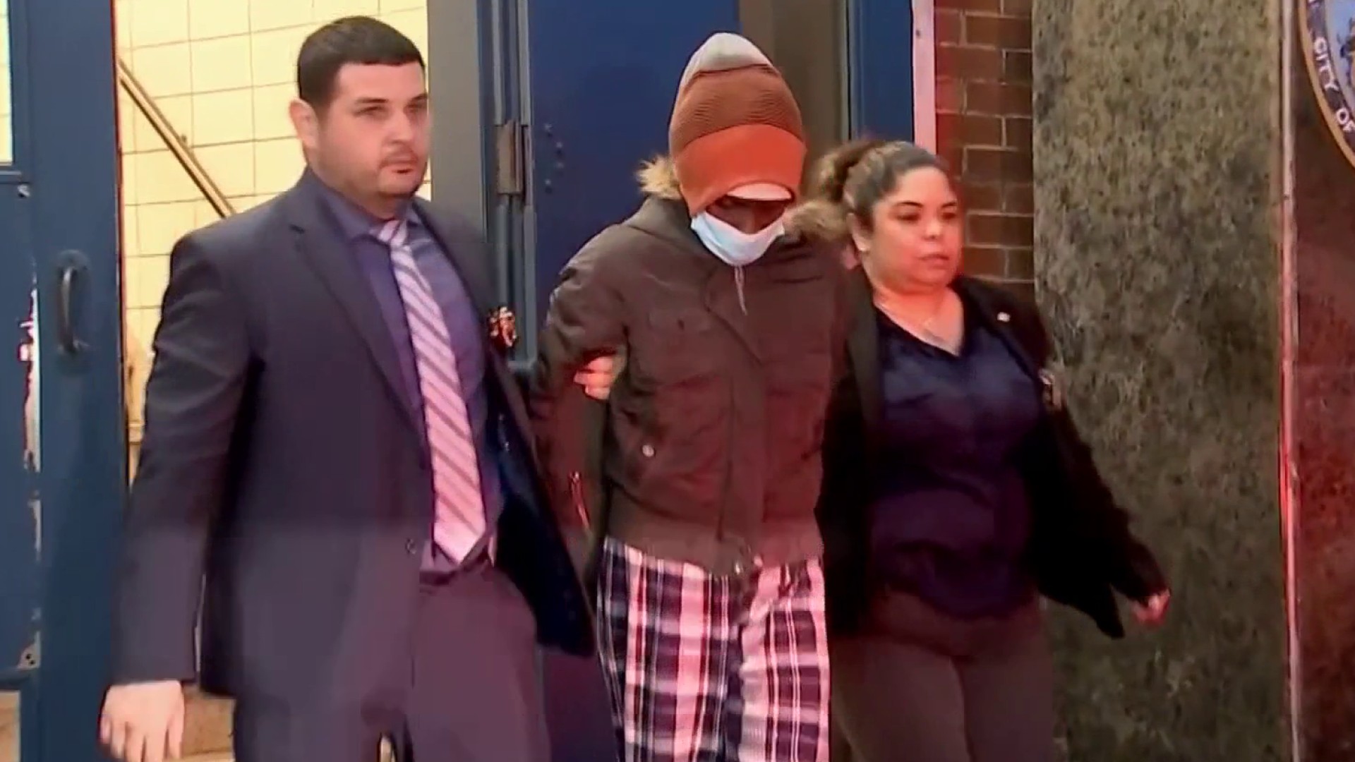 En video: paliza brutal a varias mujeres en China genera indignación; arrestan a 9 sospechosos