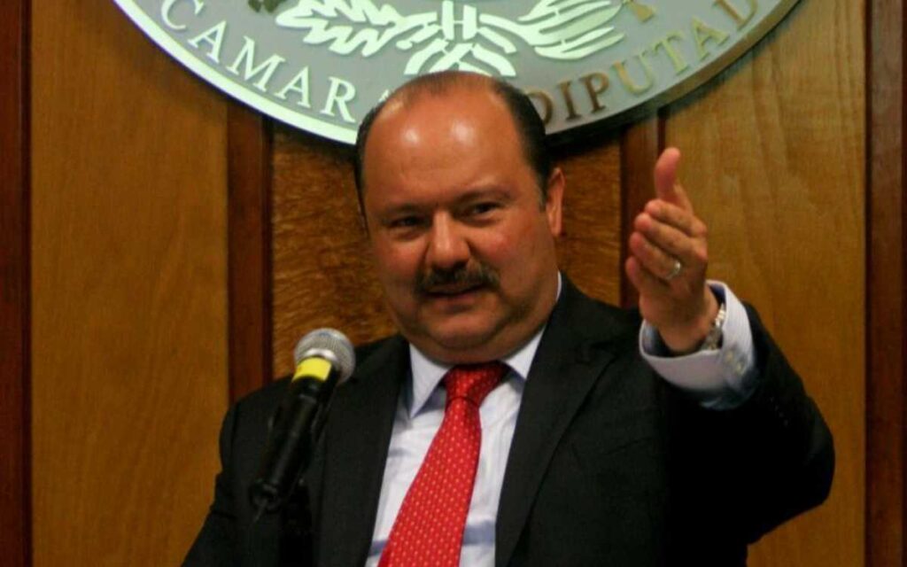 Estados Unidos extradita a México al exgobernador César Duarte