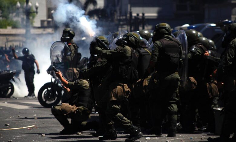 Exguerrilleros, un torturador y dos gendarmes farsantes: comercio antidisturbios en el G-20