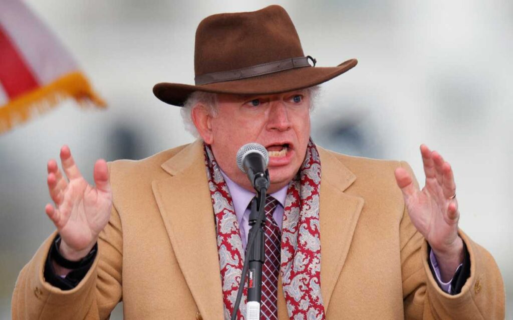 FBI incautó el teléfono del abogado electoral de Donald Trump