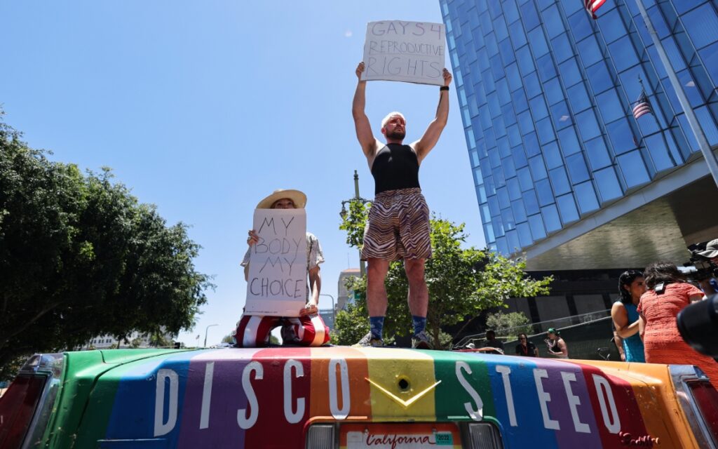 Fallo por aborto pone en riesgo matrimonio gay y otras libertades en EU: jueces progresistas