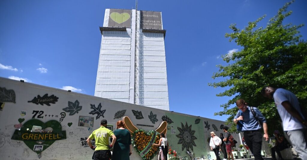 Familias de bomberos de Grenfell Tower se reúnen y piden justicia