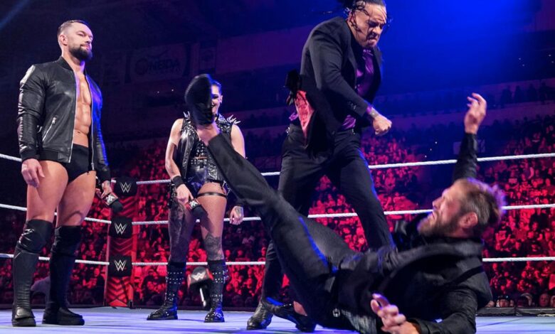 Finn Balor-Led Judgment Day Turning On Edge es secretamente perfecto