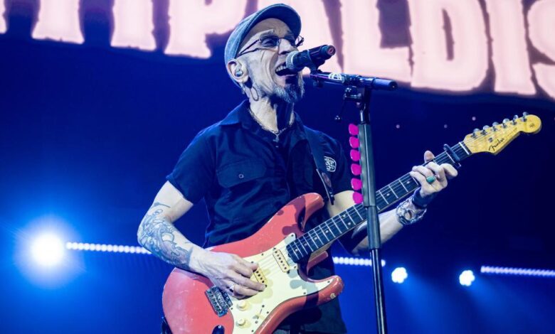 Fito & Fitipaldis reconquista Barcelona en un concierto cargado de emociones
