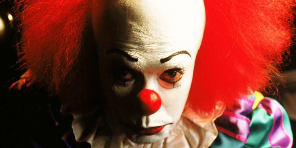 Foto retrospectiva de TI muestra la transformación de Pennywise de Tim Curry