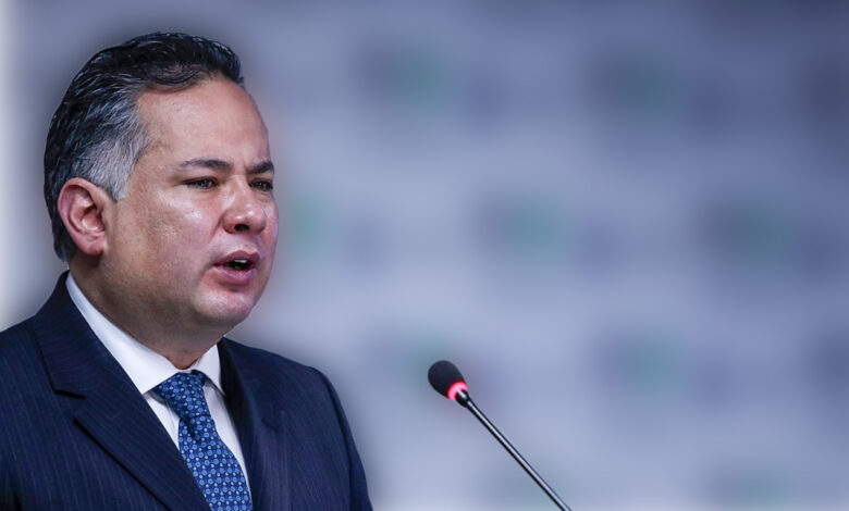 Gil Zuarth acusa a Santiago Nieto de 'irregularidades financieras y patrimoniales'
