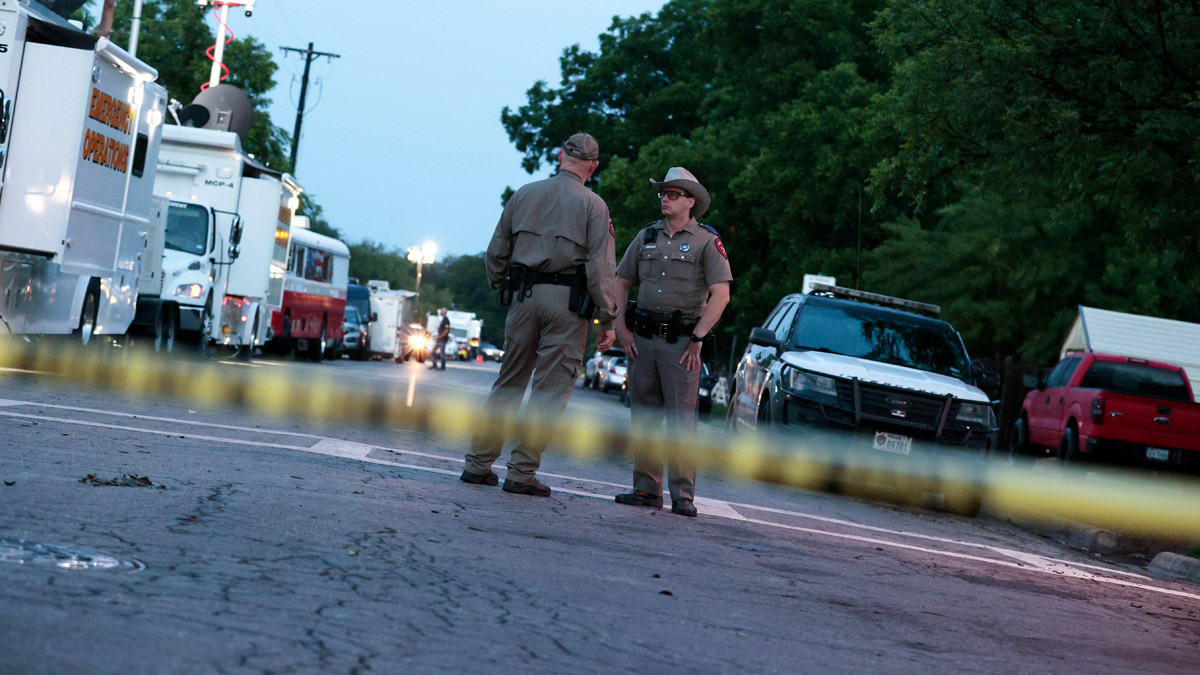 Gobernador de Texas pide revisar protocolos de seguridad en escuelas públicas