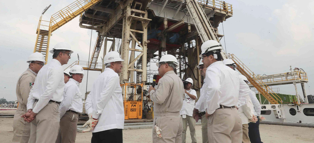 Investigan a Pemex por quema de gas en otro campo petrolero gigante