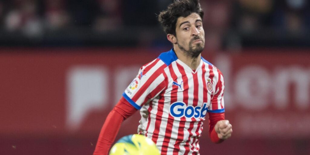 Jairo, ante el equipo de su tierra