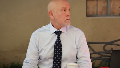John Malkovich desaconseja la venganza en White Elephant [EXCLUSIVE CLIP]