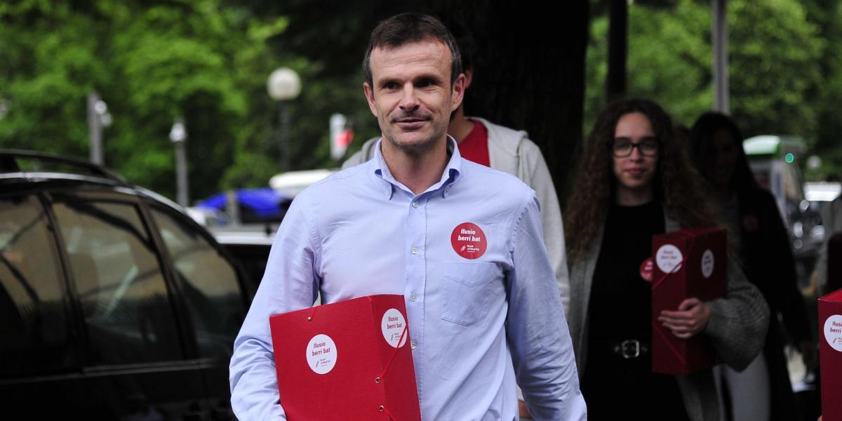 Jon Uriarte lidera las ‘primarias' del Athletic con 6.041 avales válidos