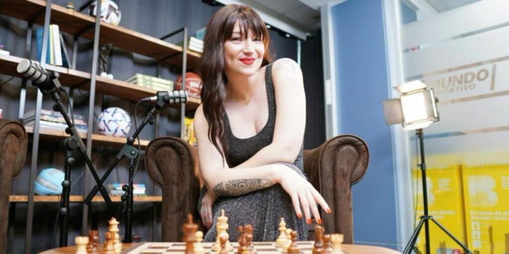 Juga Di Prima nos cuenta que la música y el ajedrez son "el propósito de su vida"