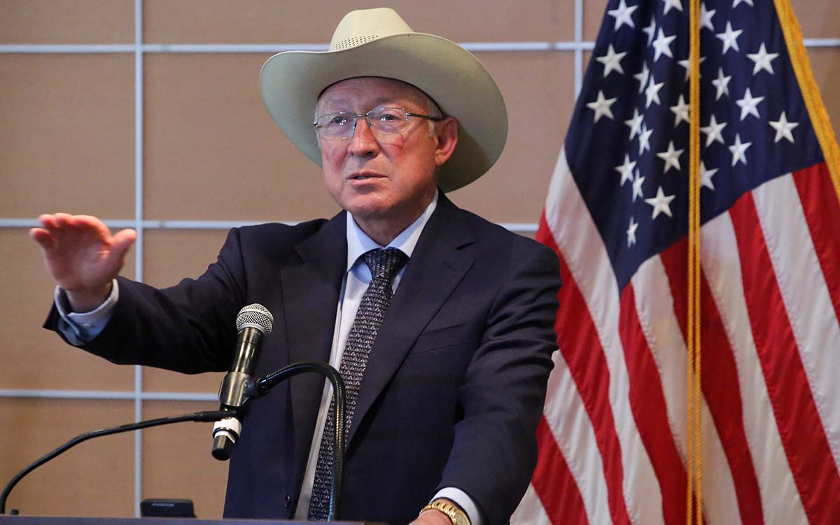 Ken Salazar celebra participación de Ebrard en Cumbre y señala que Biden 'espera con interés' visita de AMLO