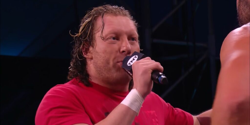 Kenny Omega Verbally Dropkicks Ospreay antes de Forbidden Door