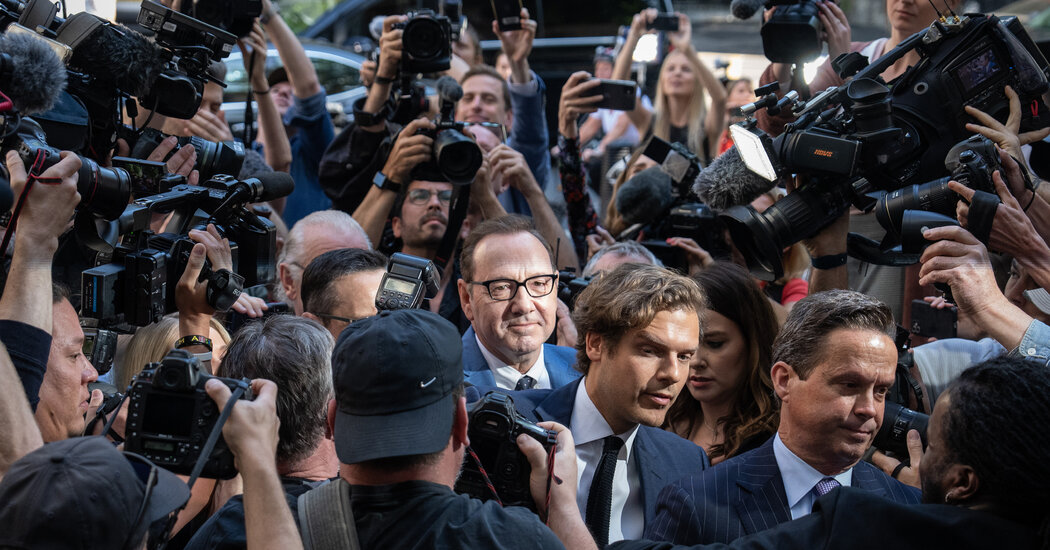 Kevin Spacey, acusado de agresión sexual, comparece ante un tribunal británico