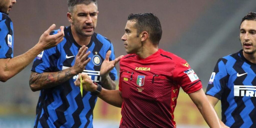 Kolarov anuncia su retirada a los 36 años