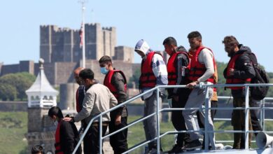 La Iglesia anglicana se enfrenta al Gobierno de Boris Johnson por la deportación de inmigrantes a Ruanda
