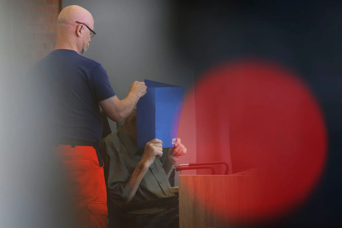 La Justicia alemana condena a cinco años de cárcel a un exguardia de un campo nazi de 101 años