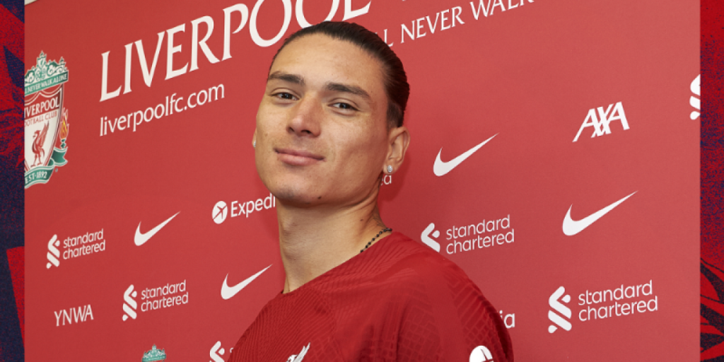 La Premier arrasa: ¡448,49 millones en fichajes!