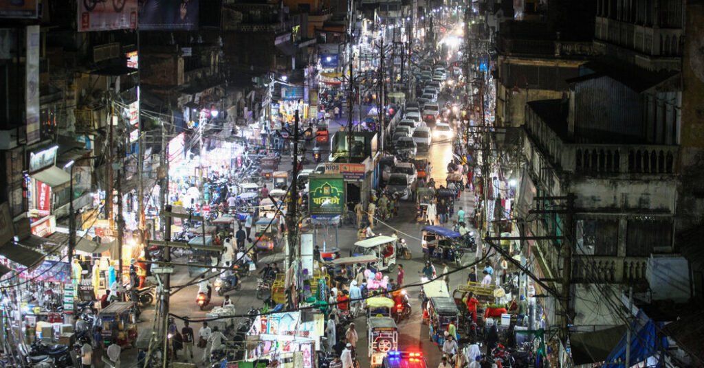 La economía de la India está creciendo rápidamente.  ¿Por qué no puede producir suficientes puestos de trabajo?