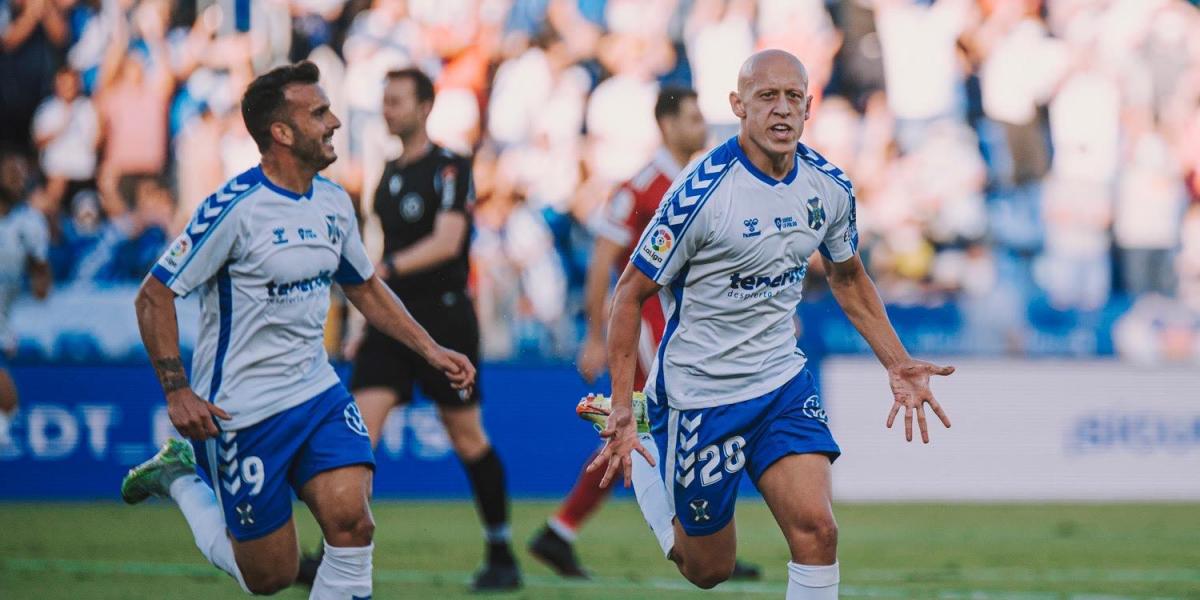 La emotiva despedida de Mollejo del Tenerife