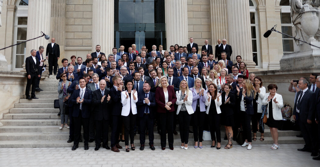 La extrema derecha de Francia irrumpe en el parlamento y más en la corriente principal