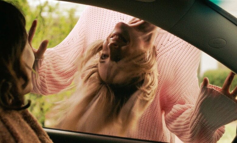 La felicidad se convierte en terror en el tráiler de Smile protagonizado por Sosie Bacon