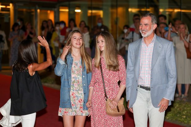 La Familia Real en el teatro / Gtres