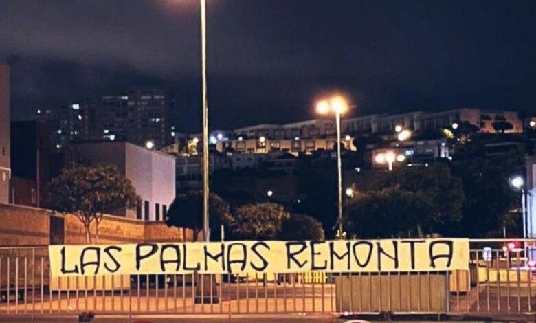 La isla de Gran Canaria se llena de pancartas con #LasPalmasRemonta