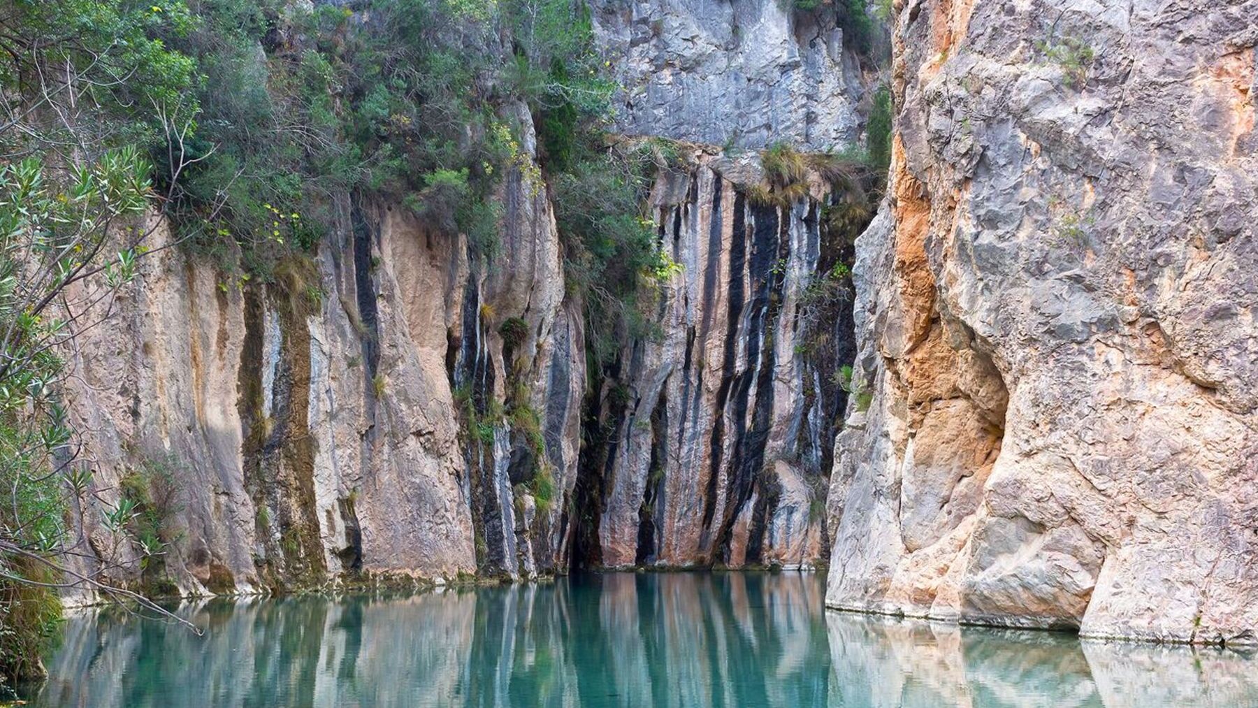 La piscina natural de España que te trasladará a Filipinas