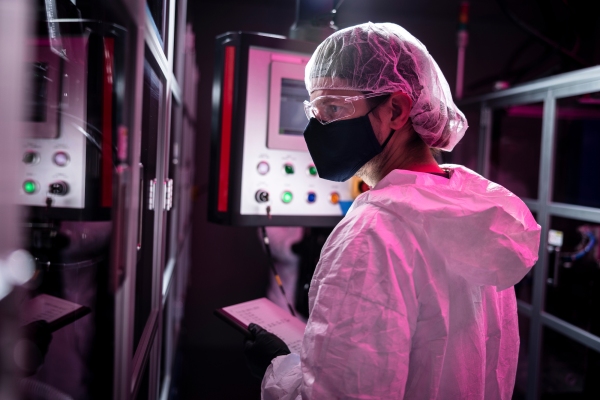 La producción de baterías en EE. UU. entra en una nueva era con el debut de la línea de producción piloto de Solid Power