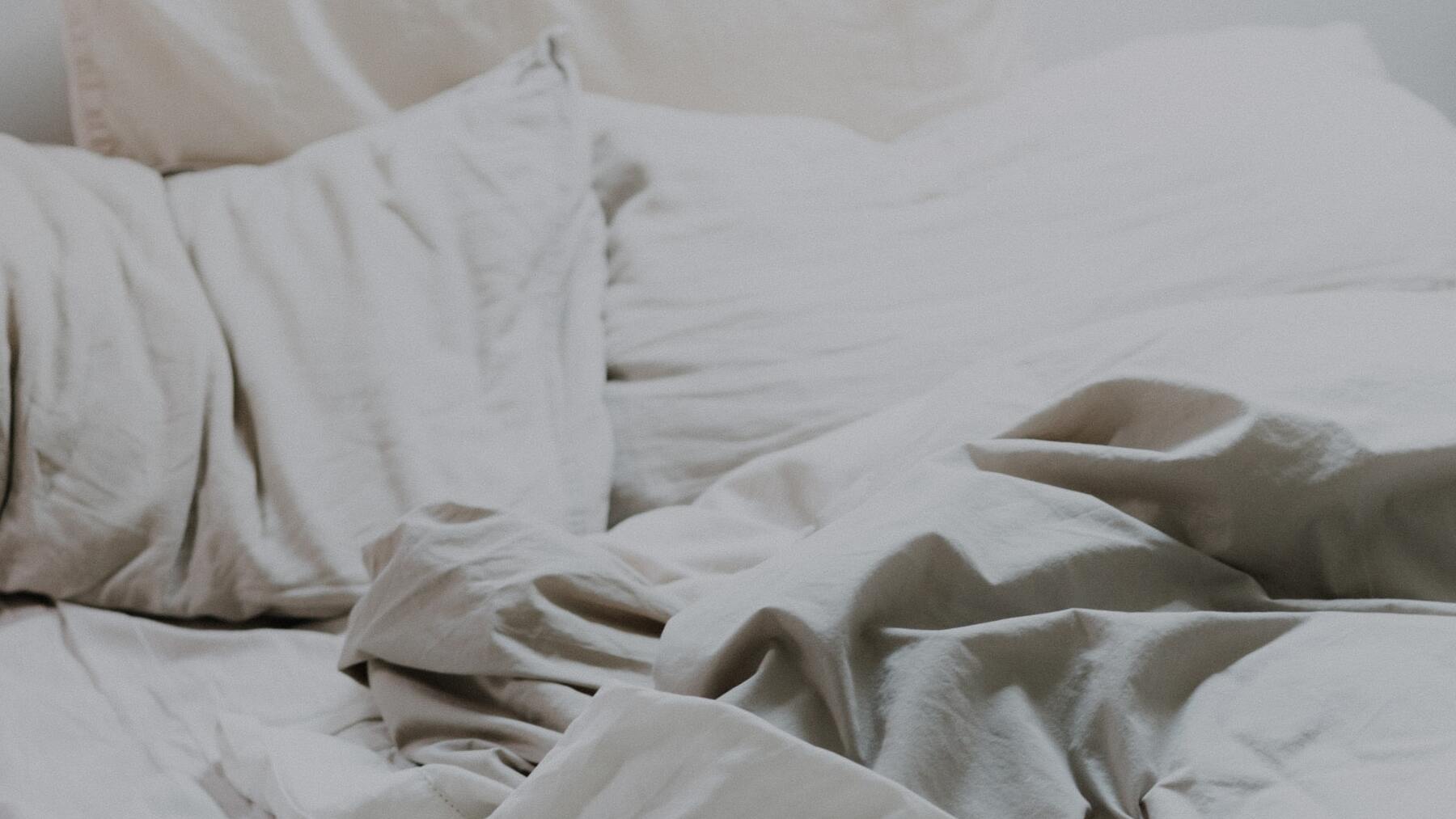 La razón por la que no debes hacer la cama cuando te despiertas