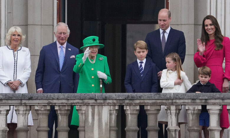 Las celebraciones del jubileo de la reina ofrecen a los británicos un respiro de los problemas