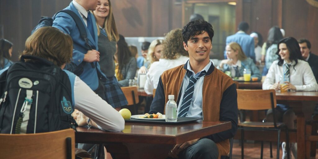 Las fotos del set rojo, blanco y azul real revelan el primer vistazo a Henry y Alex