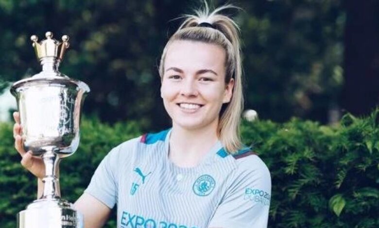 Lauren Hemp bate el récord de precocidad en femenino y masculino