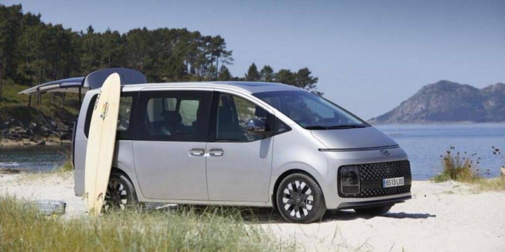 Llega el Staria, el nuevo monovolumen premium de Hyundai