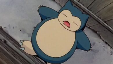 Los fanáticos angustiados ven un peluche gigante de Snorlax atrapado dentro de una máquina de premios